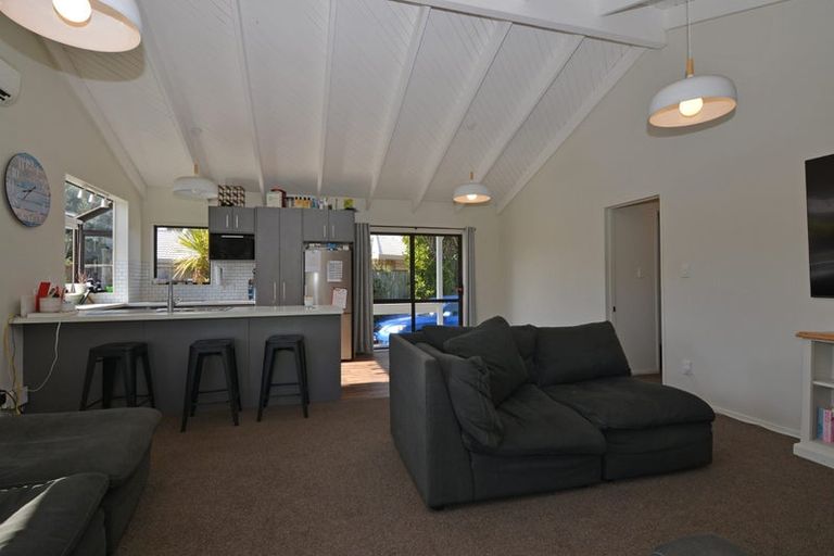 Photo of property in 10 Ross Grove, Paraparaumu, 5032