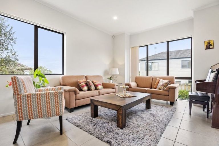 Photo of property in 64 Black Teal Close, Unsworth Heights, Auckland, 0632