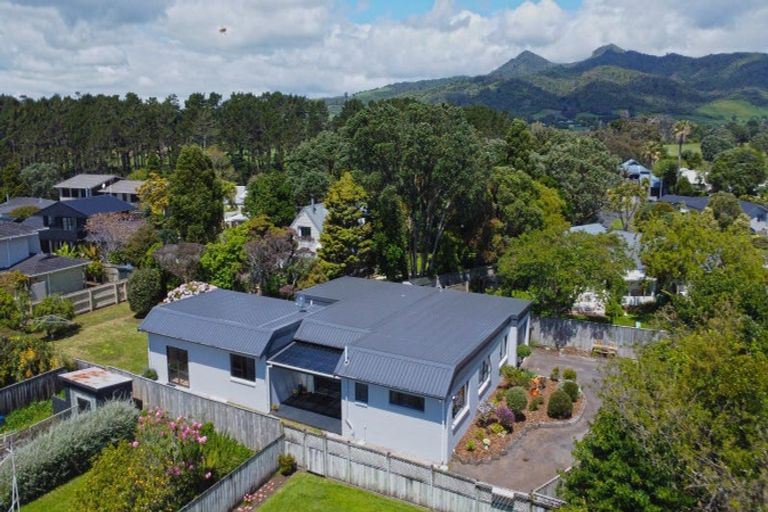 Photo of property in 3 Prudence Place, Oakura, 4314