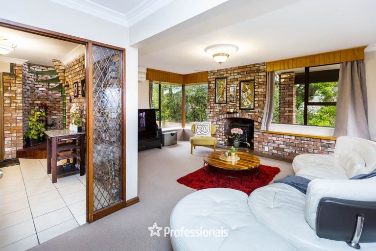 Photo of property in 1 Hobbit Lane, Pinehaven, Upper Hutt, 5371