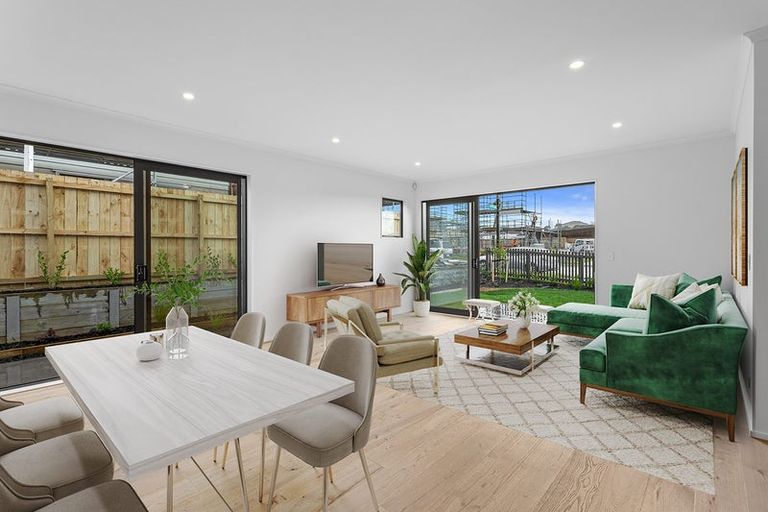 Photo of property in 35 Cambie Avenue, Red Beach, 0932