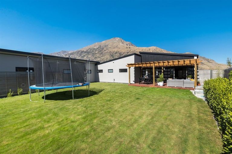 Photo of property in 3 Toni's Terrace, Lower Shotover, Queenstown, 9304