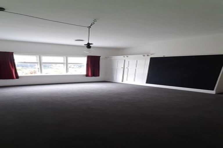 Photo of property in 137 Eglinton Road, Mornington, Dunedin, 9011