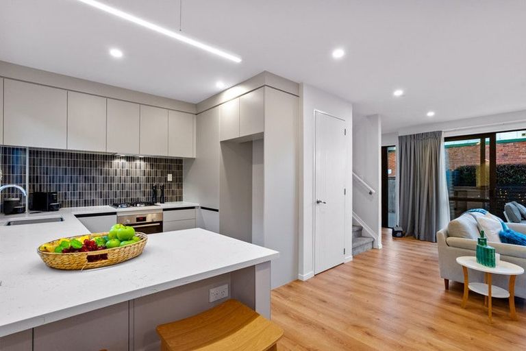 Photo of property in 112b Hutchinson Avenue, New Lynn, Auckland, 0600