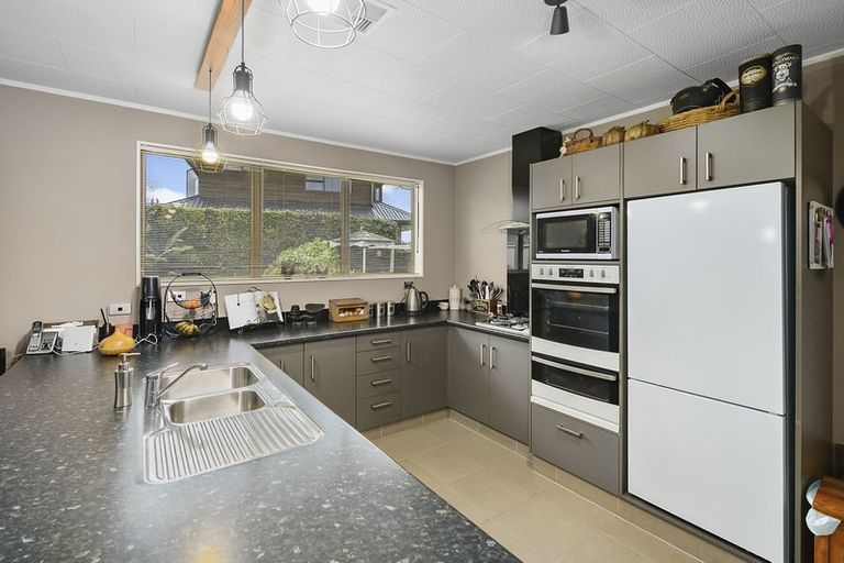 Photo of property in 111 Guy Street, Dannevirke, 4930