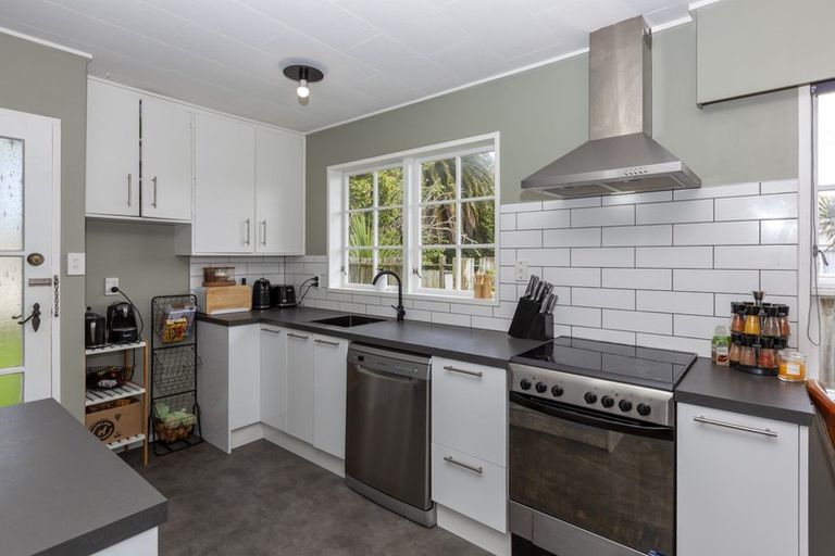 Photo of property in 71b Eatwell Avenue, Paraparaumu Beach, Paraparaumu, 5032