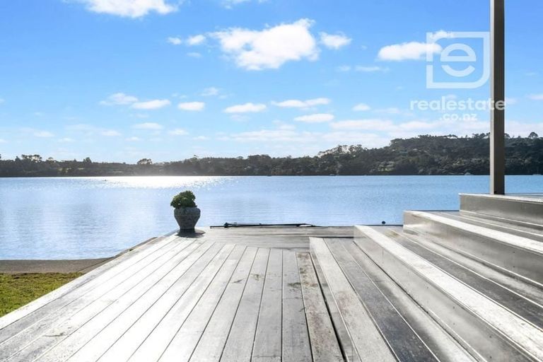 Photo of property in 62 The Terrace, Herald Island, Auckland, 0618