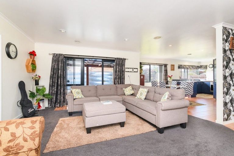 Photo of property in 155 Schnell Drive, Kelvin Grove, Palmerston North, 4414