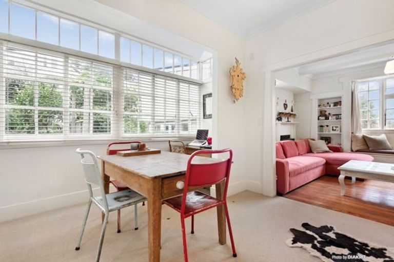 Photo of property in 145 Kelburn Parade, Kelburn, Wellington, 6012