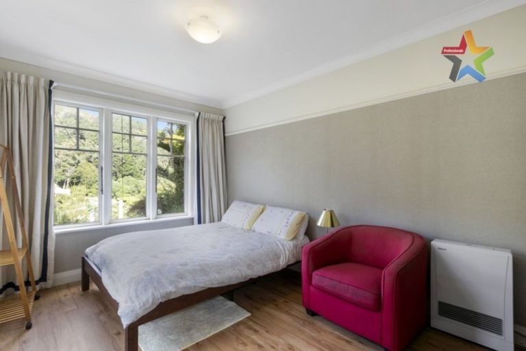 Photo of property in 30 Waitohu Road, York Bay, Lower Hutt, 5013