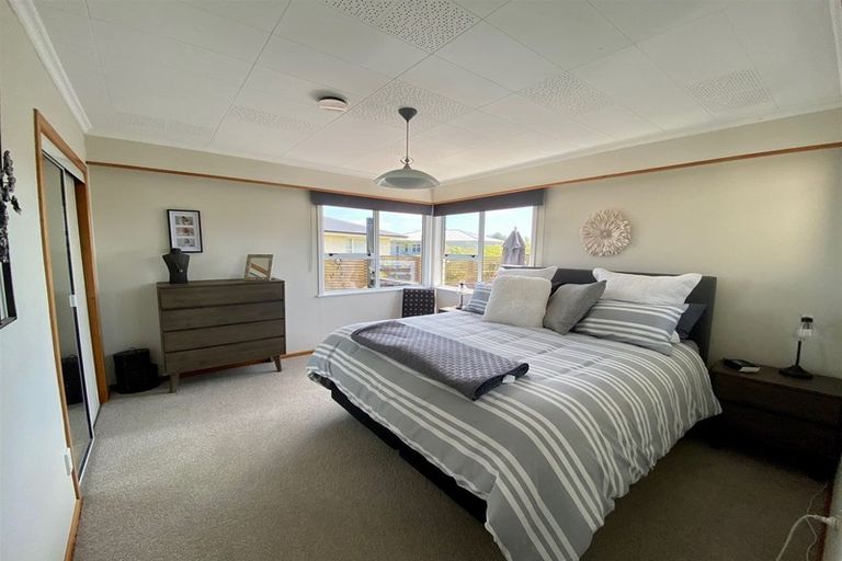 Photo of property in 17 Saint Andrew Place, Balclutha, 9230