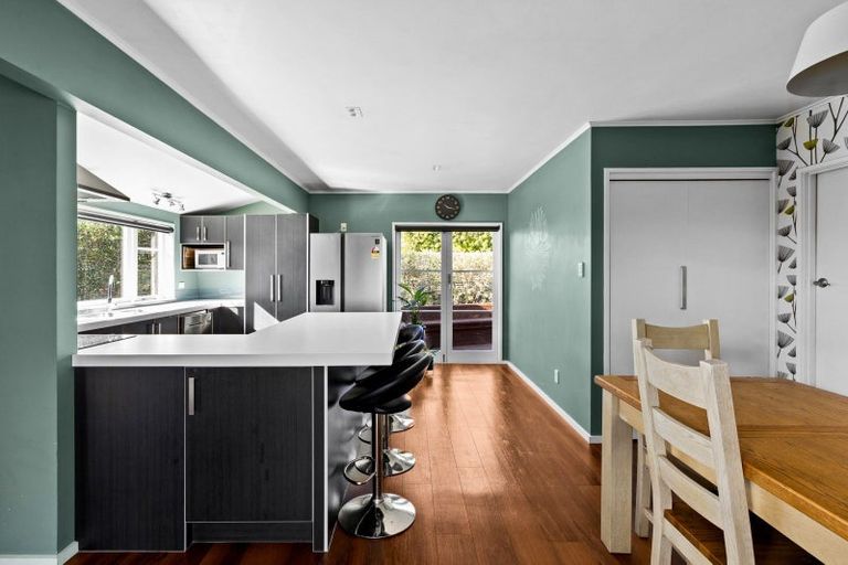 Photo of property in 4 Holyrood Street, Taradale, Napier, 4112