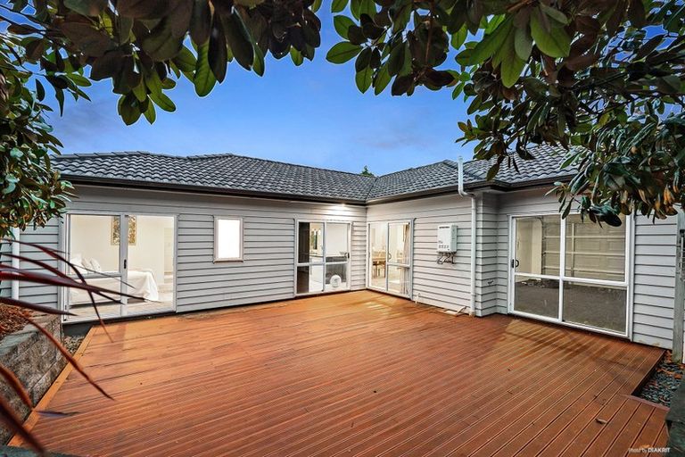 Photo of property in 1 Stamford Crescent, Flat Bush, Auckland, 2019