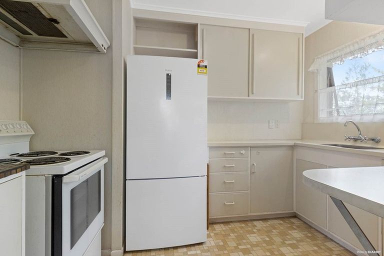 Photo of property in 2/160a Titirangi Road, New Lynn, Auckland, 0600