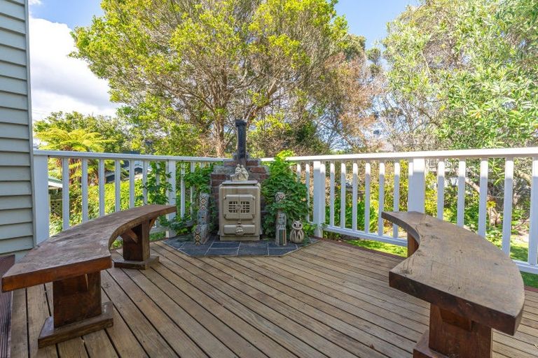 Photo of property in 17 Makora Road, Otaihanga, Paraparaumu, 5036