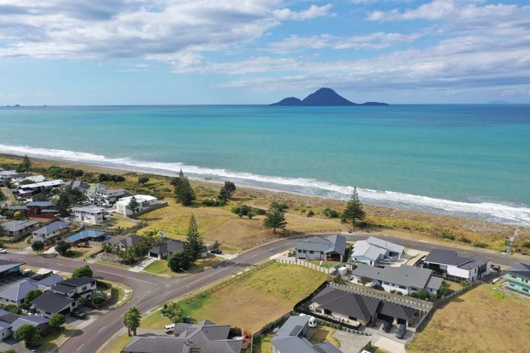Photo of property in 2 Pacific Parade, Coastlands, Whakatane, 3120