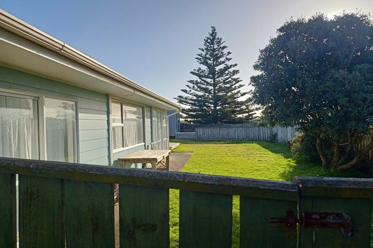 Photo of property in 57 Park Avenue, Waitarere Beach, Levin, 5510