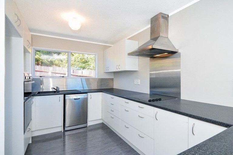 Photo of property in 19 Oaklands Grove, Clouston Park, Upper Hutt, 5018