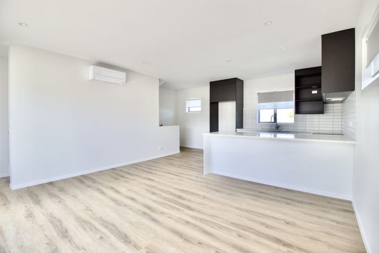 Photo of property in 6/94 Target Road, Totara Vale, Auckland, 0629