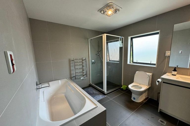 Photo of property in 6a Blenheim Street, Glenfield, Auckland, 0629