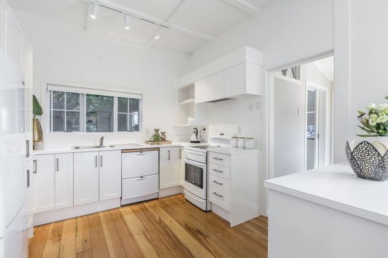 Photo of property in 1/10 Hart Road, Hauraki, Auckland, 0622