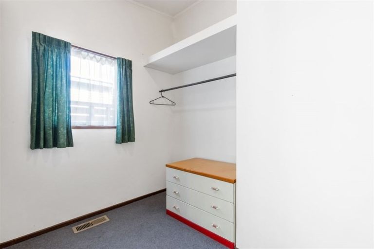 Photo of property in 29 Black Rock Road, Newlands, Wellington, 6037