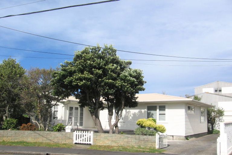 Photo of property in 8 Whanganui Street, Miramar, Wellington, 6022