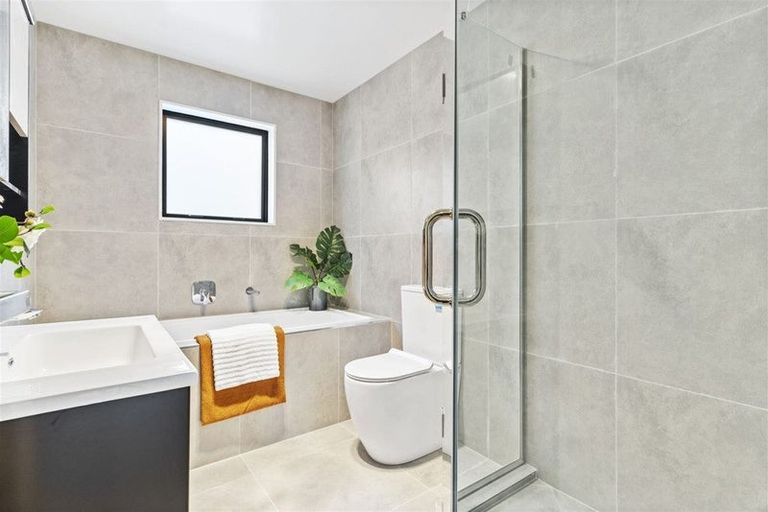 Photo of property in 4/62 Smythe Road, Henderson, Auckland, 0612