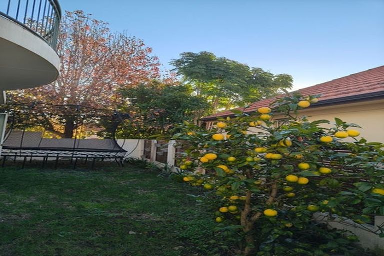 Photo of property in 30 Parkwood Crescent, Gulf Harbour, Whangaparaoa, 0930