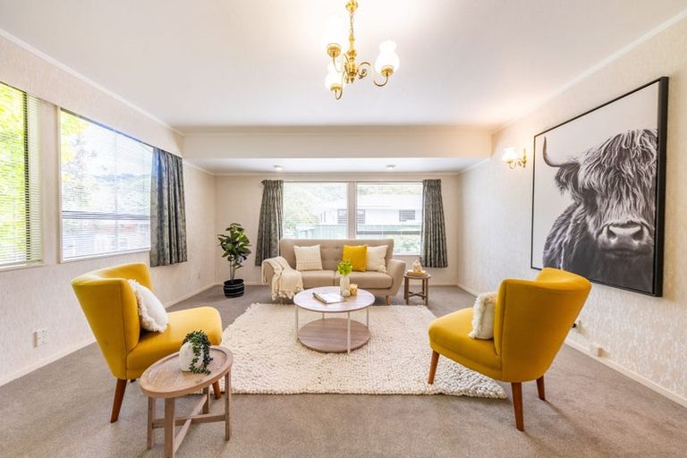 Photo of property in 6 Denver Grove, Totara Park, Upper Hutt, 5018