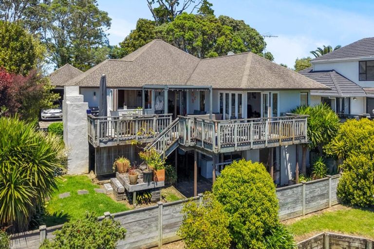 Photo of property in 4 Mellons Bay Road, Howick, Auckland, 2014