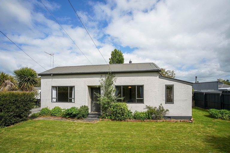 Photo of property in 21 Montgomery Street, Cheviot, 7310