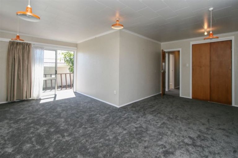 Photo of property in 14 Nikau Street, Inglewood, 4330