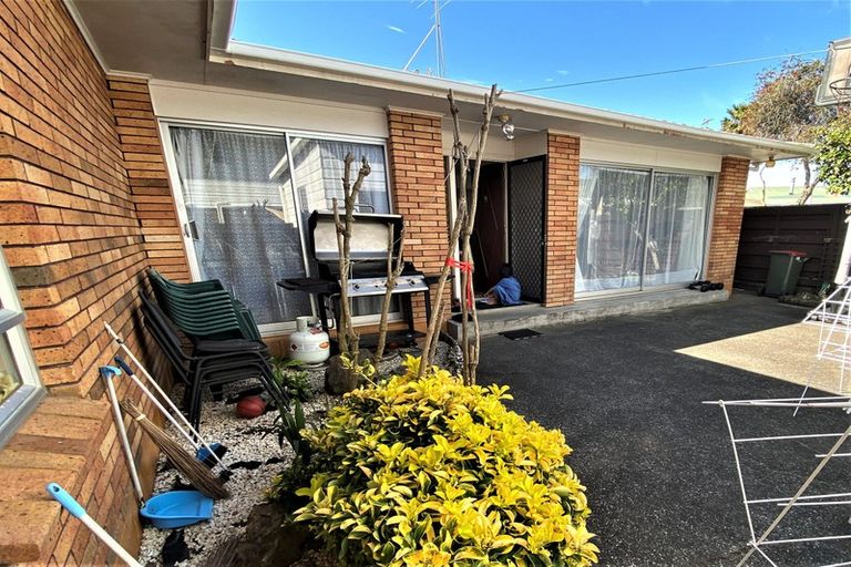 Photo of property in 18 Wycherley Drive, Bucklands Beach, Auckland, 2014