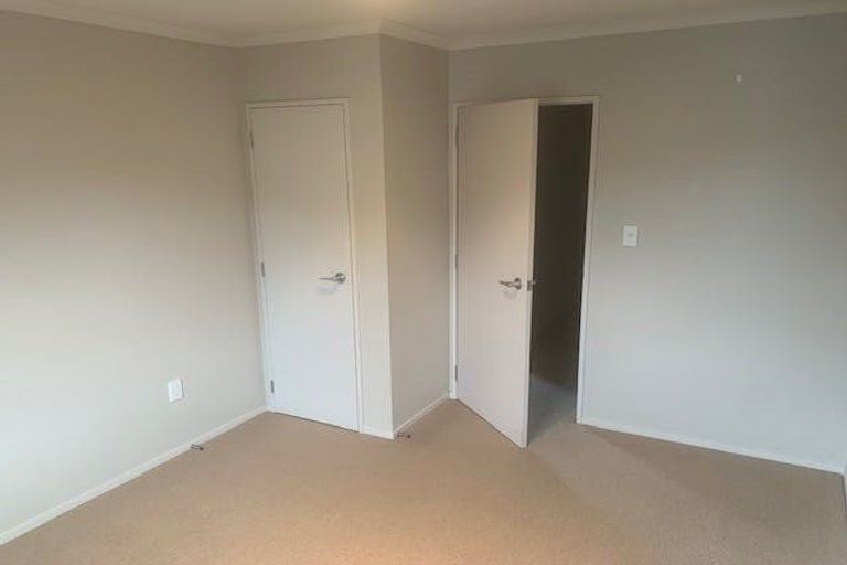 Photo of property in 28 Heidi Crescent, Flat Bush, Auckland, 2016