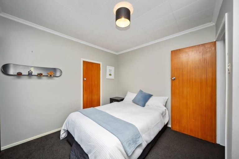 Photo of property in 12 Saxton Road, Upper Vogeltown, New Plymouth, 4310