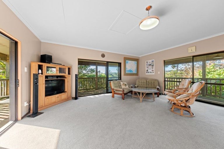 Photo of property in 27 Donnelly Street, Oakura, 4314