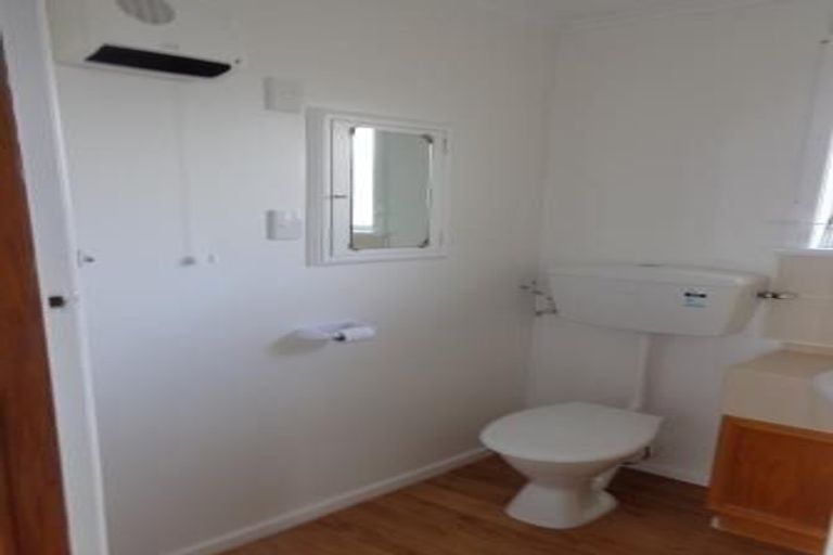 Photo of property in 1/42 Lincoln Road, Henderson, Auckland, 0610