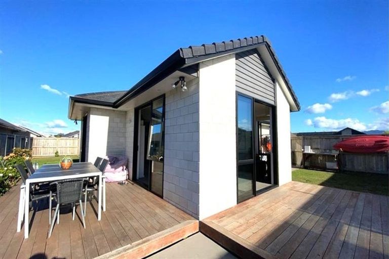 Photo of property in 2 Selliera Place, Papamoa Beach, Papamoa, 3118