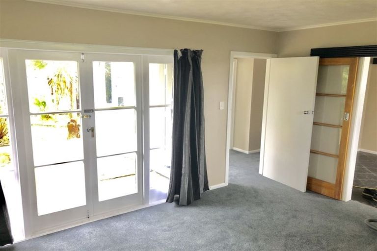 Photo of property in 3 Tamariki Avenue, Kelston, Auckland, 0602