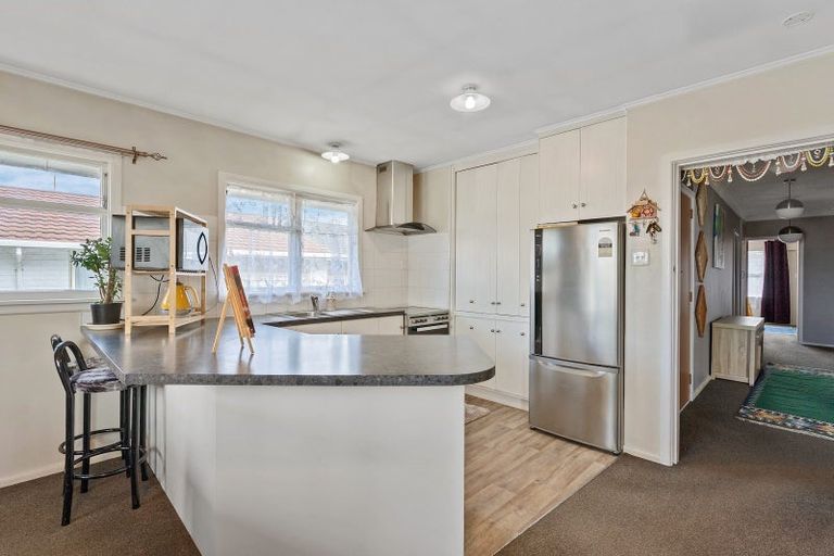 Photo of property in 205 Main North Road, Redwood, Christchurch, 8051