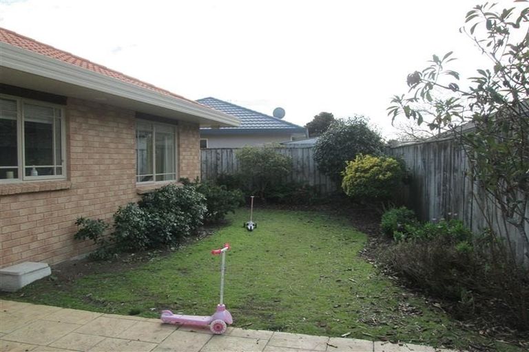 Photo of property in 8 Glen Loch Place, Paraparaumu, 5032