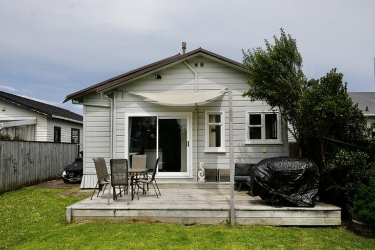 Photo of property in 52 Matipo Street, Takaro, Palmerston North, 4410