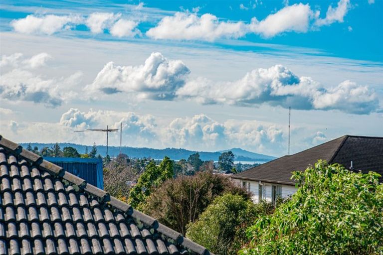 Photo of property in 47 Tiriwa Drive, Massey, Auckland, 0614