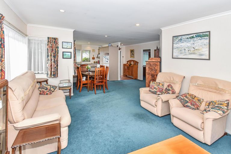 Photo of property in 7 Oakwood Place, Pukekohe, 2120