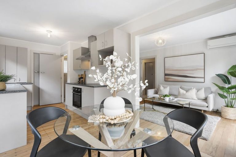 Photo of property in 1/12 Craigbank Avenue, New Lynn, Auckland, 0600