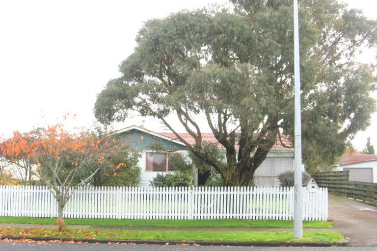 Photo of property in 17 Casuarina Road, Half Moon Bay, Auckland, 2012