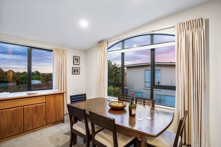 Photo of property in 59a Ravenwood Drive, Forrest Hill, Auckland, 0620