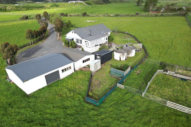 Photo of property in 125 Hickford Road, Foxton, 4893