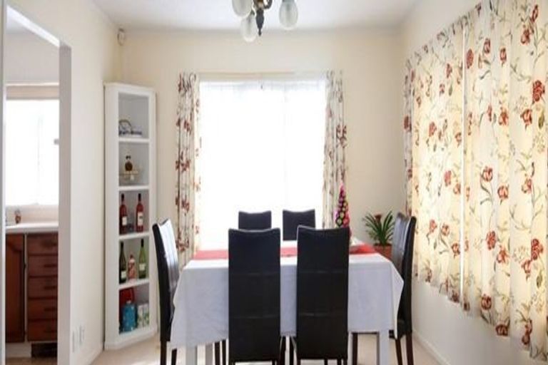 Photo of property in 2/137 Great South Road, Manurewa, Auckland, 2102